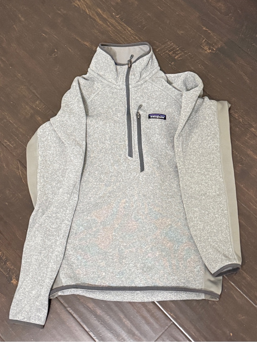 Patagonia Men’s Light Heather Gray Quarter-Zip Fleece Pullover